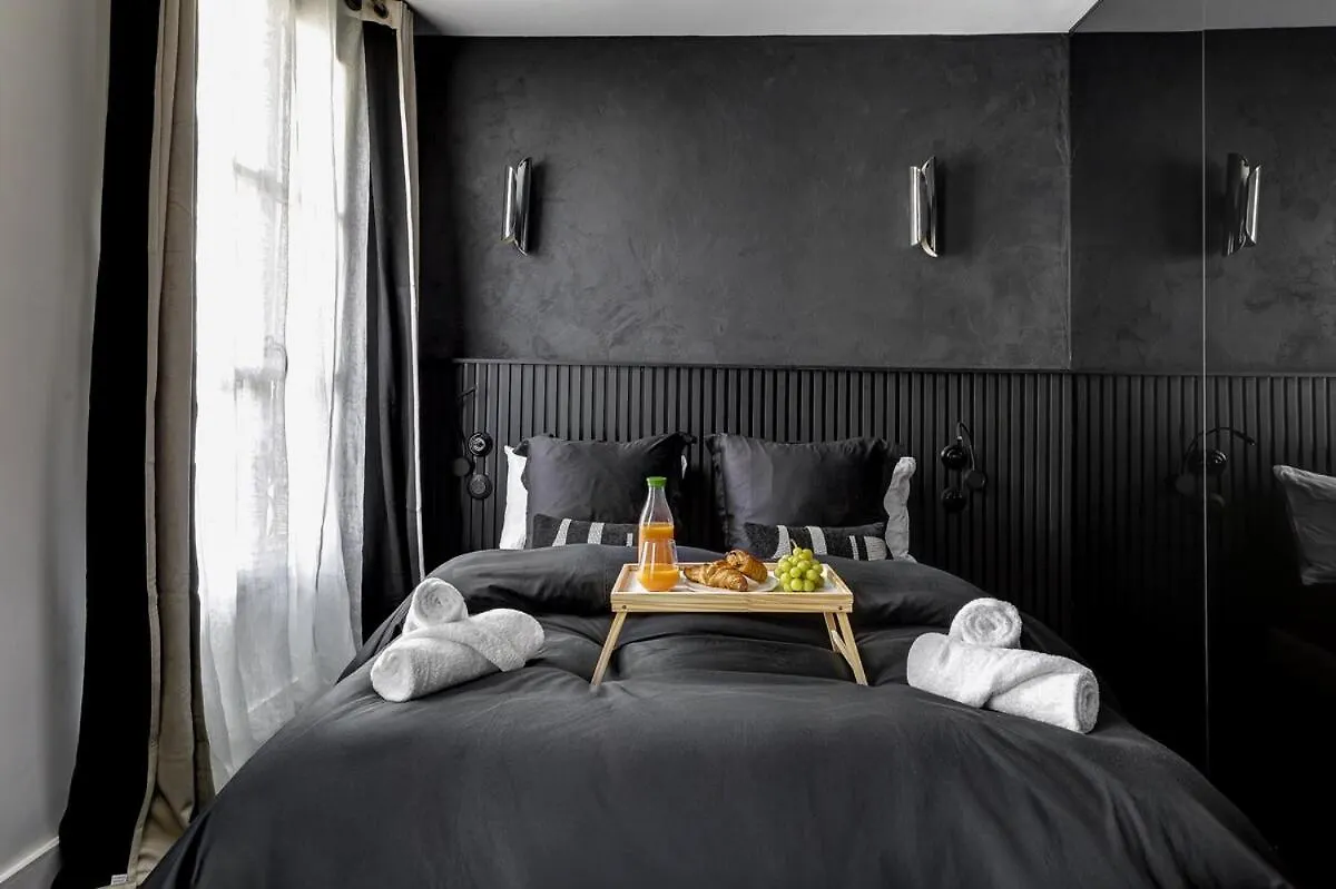 Dark Marais Appartement Parijs